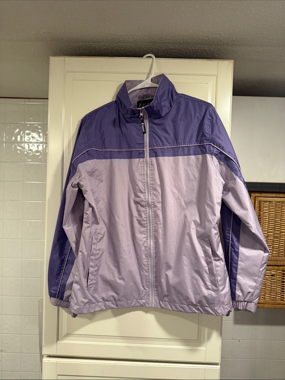 Ieast Light Purple Two-Tone Windbreaker Jacket size medium 7:23